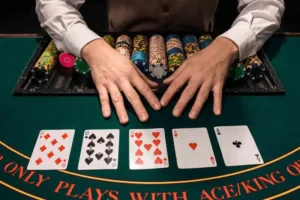 Hướng Dẫn Chơi Poker Chi Tiết