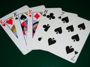 Thứ Tự Bài Trong Poker - Xếp Hạng Các Bộ Bài Từ Yếu Đến Mạnh